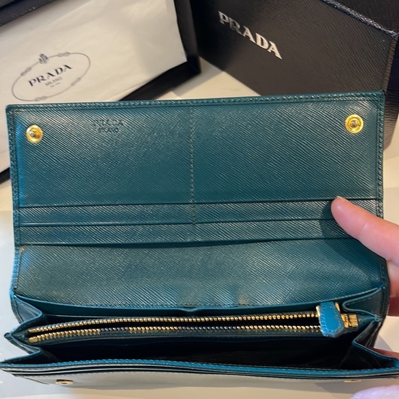 PRADA Large Saffiano Leather Wallet - Picture 7 of 8